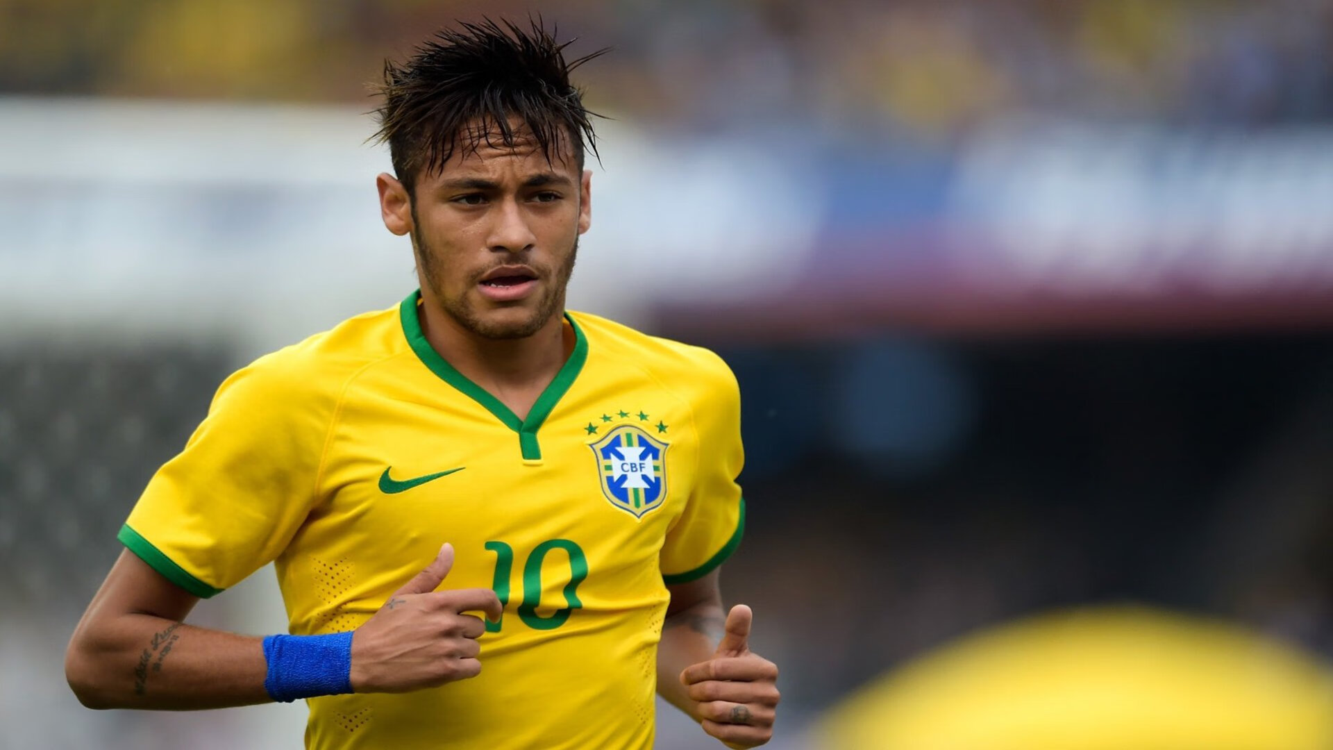 赛道上的红色风暴，拉塞尔高光表现引领法拉利逆转梅赛德斯